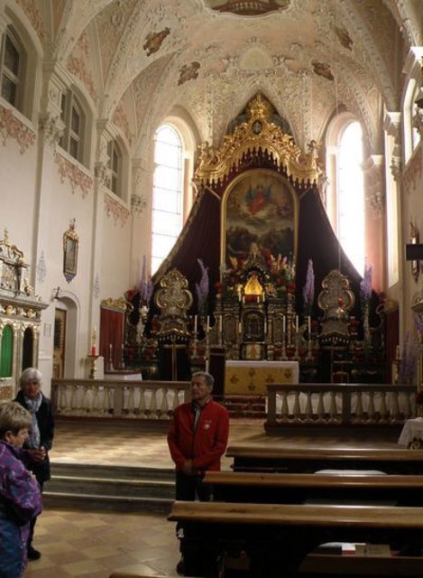 Der Altarraum der Basilika Maria Luggau im Lesachtal