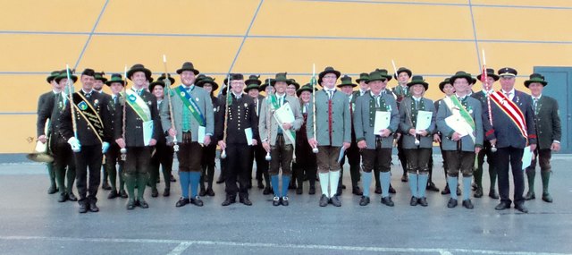 Unlängst fand in Krieglach die Stabführerprüfung des Blasmusikbezirks Mürzzuschlag statt. Alle neun Teilnehmer durften nach erfolgreicher Ablegung ihre Urkunden entgegennehmen. | Foto: Perner