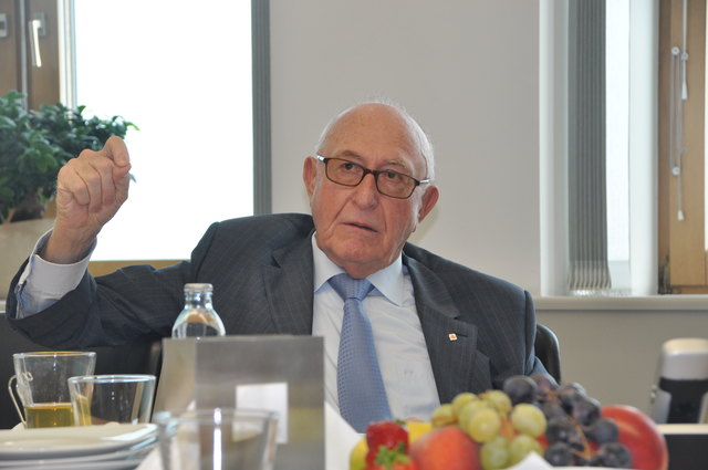 Günter Geyer im Interview: "Vor rund sechseinhalb Jahren gab es in unserem Land eine intensive Debatte über Ausbildung und Bezahlung in der Pflege. Dabei wurde klar, dass es den zahlreichen Pflegerinnen und Pfleger an Anerkennung mangelt. Es geht uns also um Wertschätzung." | Foto: Dominik Thüridl