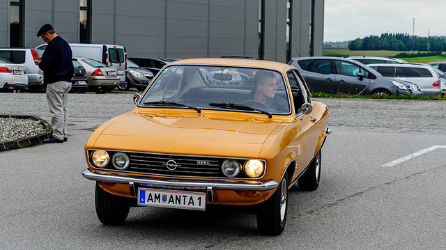 Opel Manta A 1900 beim Opel GT Treffen in Stadt Haag