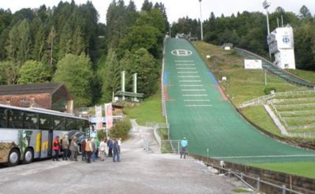 Jausenpause bei der Schisprungschanze in Bischofshofen