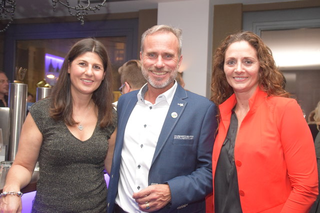 Von rechts: Carola Meissl-Handle, Hannes Handle (Handle Creativ), Alexandra Benko (Goldschmiedin).