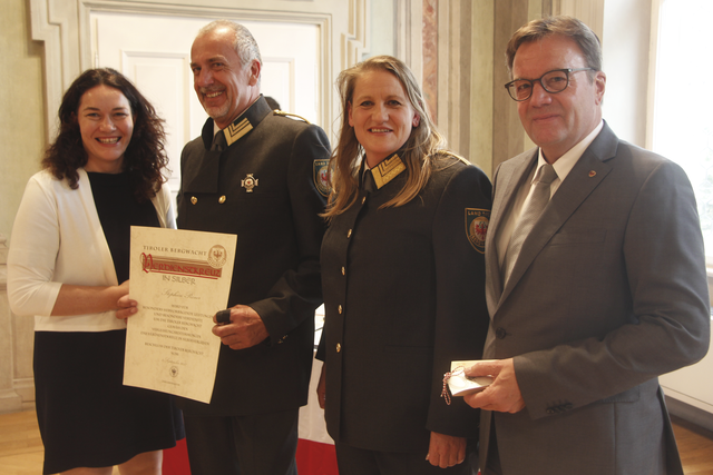 v.l.: LHStvin Ingrid Felipe, Landesleiter-Stv Stephan Pixner, Landesleiterin Gabi Pfurtscheller und LH Günther Platter. | Foto: Land Tirol