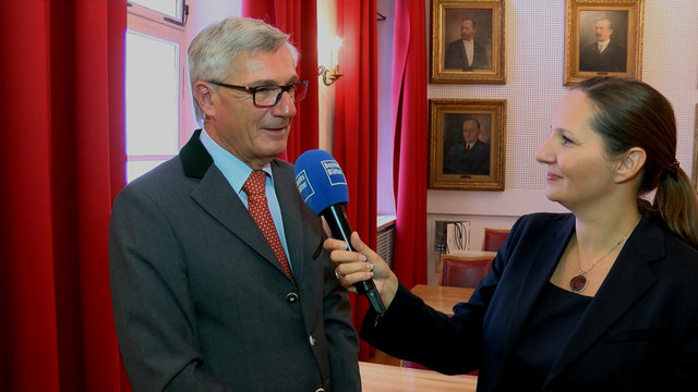 Der neue amtsführende Bürgermeister Harald Preuner (offiziell bleibt er VIzebürgermeister) im Interview mit Chefredakteurin Stefanie Schenker. | Foto: Eva Rothenwänder