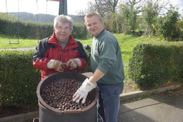 (li.) Karl Heumann und Alois Moik freuen sich bei " Sturm und Kastanien" am Sonntag 1. Oktober 2017 in Arnwiesen begrüssen zu dürfen.