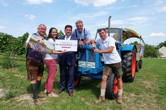 Alle Beteiligten, LAbg. und Mödlings Bürgermeister Hans Stefan Hintner, Wienerwald Tourismus Marketing-Chefin Barbara Karall, Badens Bürgermeister DI Stefan Sziroucsek, LAbg. und Pfaffstättens Bürgermeister Christoph Kainz sowie Wienerwald Tourismus Geschäftsführer Mag. Mario Gruber, sind mit der diesjährigen Bilanz der Genussmeile sehr zufrieden. | Foto: Wienerwald Tourismus