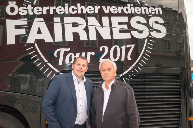 Herbert Kwich (rechts), Gastrotechnikunternehmer aus Waldegg/Wopfing, unterstützt FPÖ-Wahlkreisspitzenkandidaten Peter Schmiedlechner! Am 15. Oktober 2017: FPÖ und Peter Schmiedlechner wählen!
Peter Schmiedlechner ist FPÖ-Spitzenkandidat im Wahlkreis Niederösterreich Süd und steht auf der NÖ Landesliste auf Platz 8!