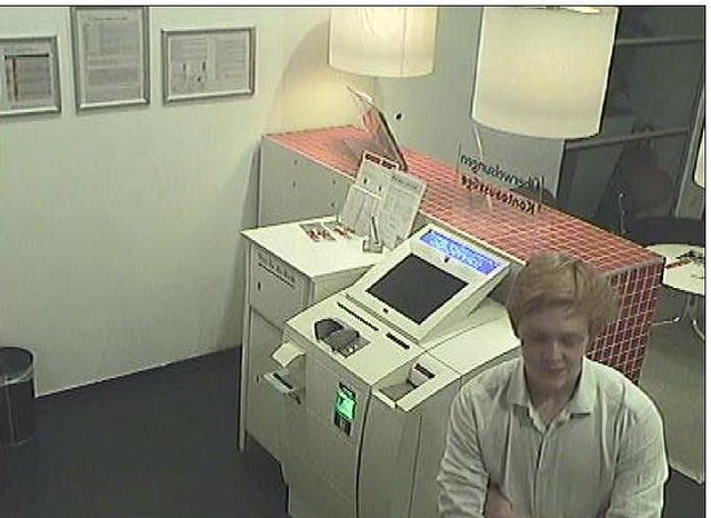 Wer kennt diesen Mann mit orange gefärbtem Haar? | Foto: LPD Wien