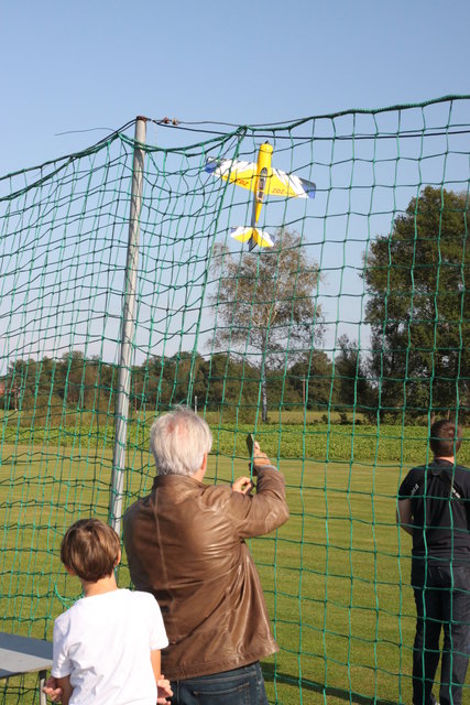 Flugmodelle können auch in der Luft stehen