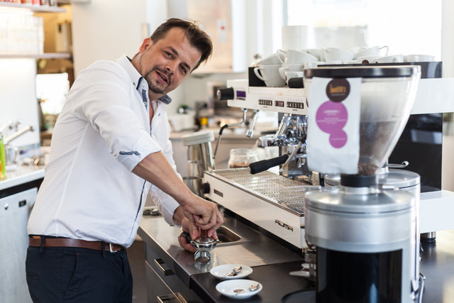 Auch in einem traditionellen Kaffeetrinker-Land muss laut Barista’s-Chef Stephan Pensold immer Platz für Neues sein. | Foto: Rene Walter