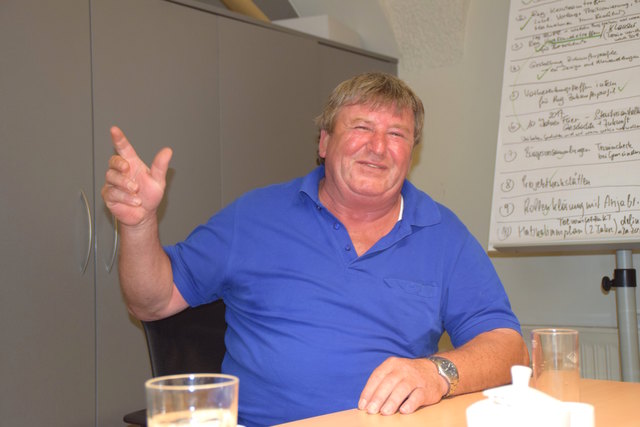 Matthias Berger hat sich mit der Technik am Bau bereits angefreundet.