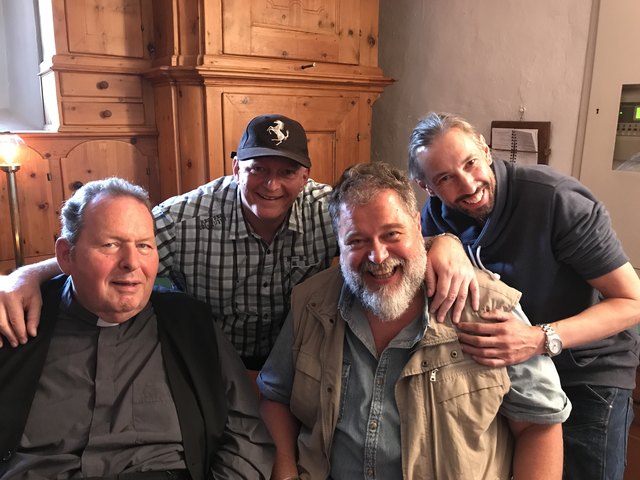 V.l.n.r.: Ottfried Fischer, Hermann Weiskopf, Chefkameramann Gino Sgreva, Dr. Peter Mair | Foto: AVG Filmproduktion