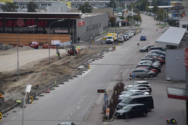 Heute: weniger Parkplätze, schmälere Straße. | Foto: Werilly