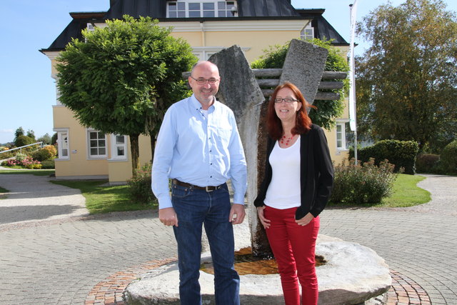 Repair-Café: Energiekoordinator Gerhard Pausch und Abfallberaterin Gabi Burgstaller.