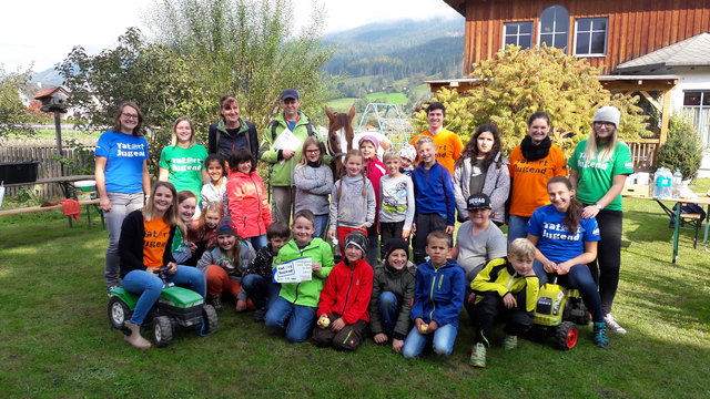 Mitglieder der Landjugend Ortsgruppe Paltental mit Schülern der 3. Klasse der Volksschule Trieben. | Foto: KK