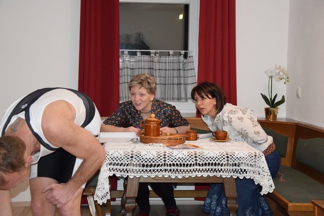 50-jährige frau, 25-jähriger mann