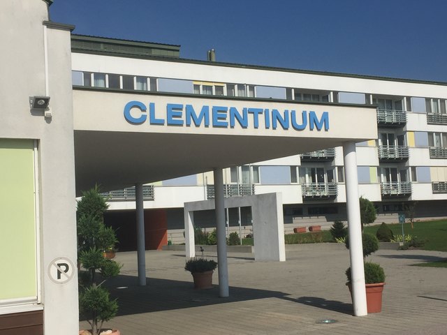 Der Pflegeskandal im Clementinum hat eine Diskussion über die fehlende Informationspflicht ausgelöst.