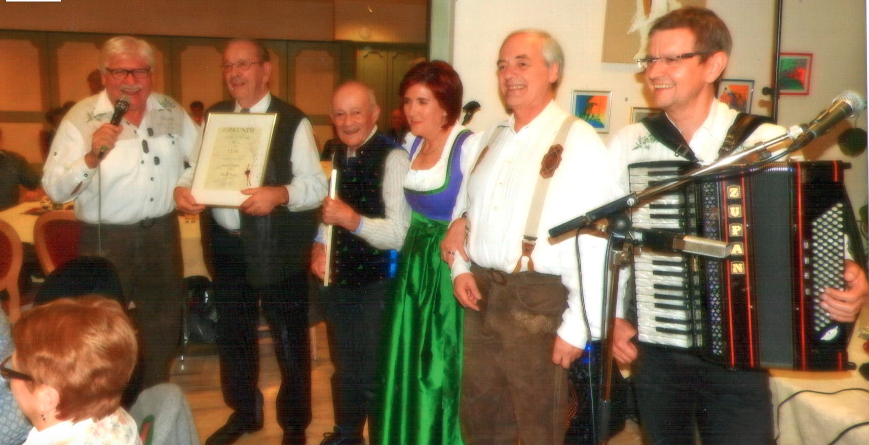 Luis Hollaus (2. von links), Luis Hupfauf (3. von links)