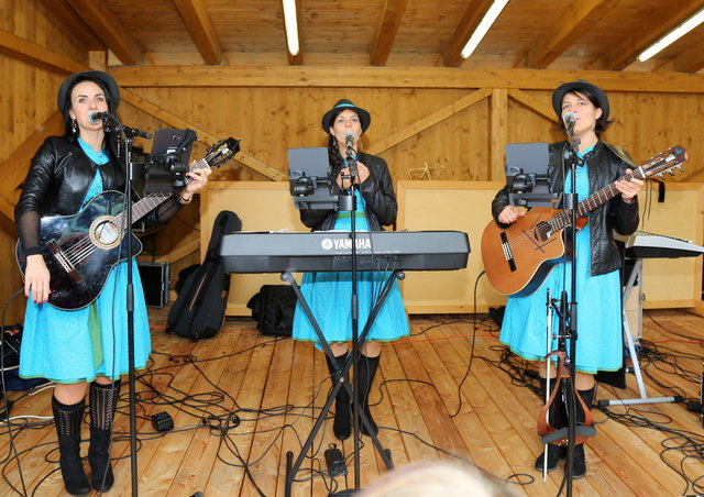 Begeisterten das Publikum "Die Hollerstauden".