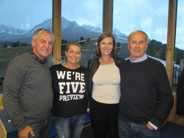 Walter und Conny Schachner, Doris und Josef Hickersberger beim Berggenuss in Nauders.