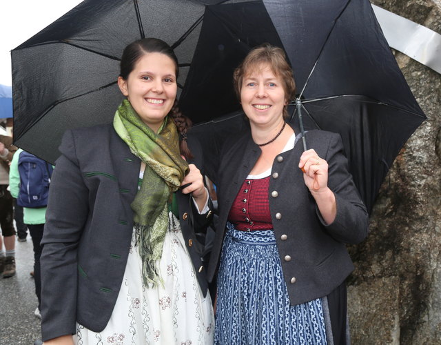 Riedlsberger Veronika Sprecherin und Organisation und Sadivy Manuela.