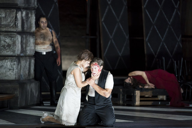 Rodion Pogossov (Conte di Luna), Lana Kos (Leonora), Stefano Secco (Manrico)