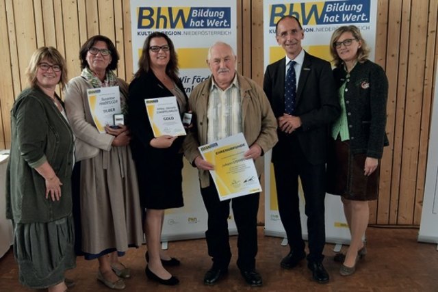 BhW Ehrenamtskoordinatorin Ariella Schuler, Susanne Haidegger, Daniela Stampfl-Walch, Johann Steinböck, Prof. Peter Filzmaier, BhW Viertelsvorsitzende Martina Klarer ﻿ | Foto: Erich Marschik