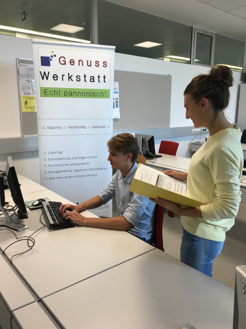 Die Schüler werden zu Jungunternehmern.