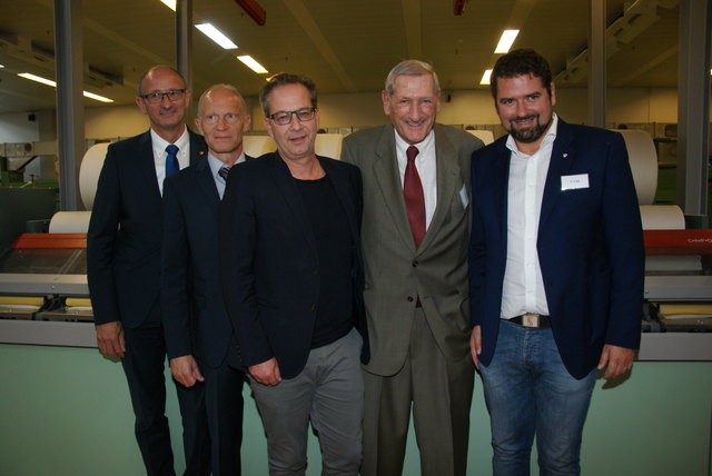 Feierten das Investitionspaket der Linz Texti AG: LT-Vizepräsident Anton Mattle, Christian Ascher, Bgm. Wolfgang Jörg, Dionys Lehner und Vizebgm. Peter Vöhl (v.l.).