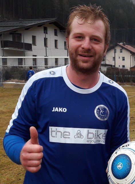 Mit einem Hattrick führte Kapitän Martin Kurz seine Bad Gasteiner Mannen zum Sieg. | Foto: BB-Archiv