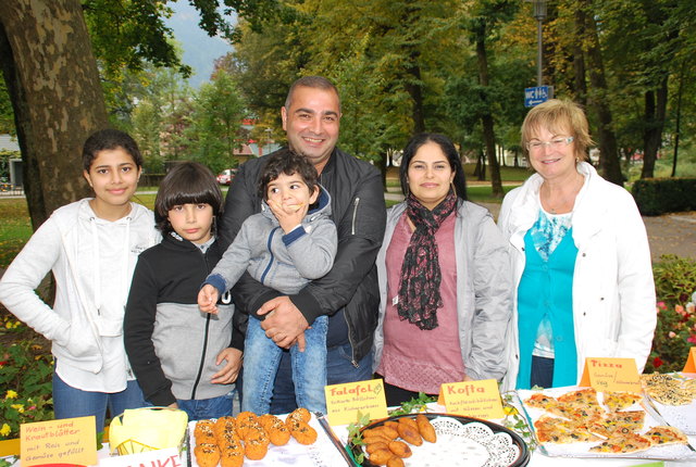 Familie Mohamad mit Betreuerin Elfi Rieder