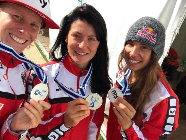 Kuhnle, Leitner   und Wolffhardt mit ihrer Medaille