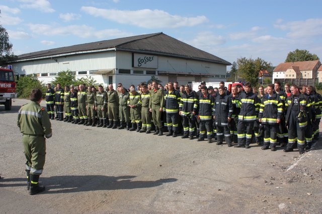 Mitglieder von elf Wehren im Abschnitt trafen sich zur gemeinsam Übung. | Foto: FF/Nierensee/Fink