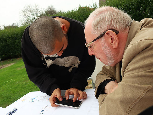 Künstler Robert Gabris (Wien) und rechts Informatiker Hermann Maurer (Austria-Forum)