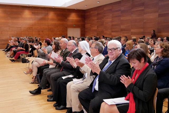 Knapp 120 Menschen waren bei den Feierlichkeiten am vergangenen Freitag dabei. | Foto: Krankenhaus St. Vinzenz Zams