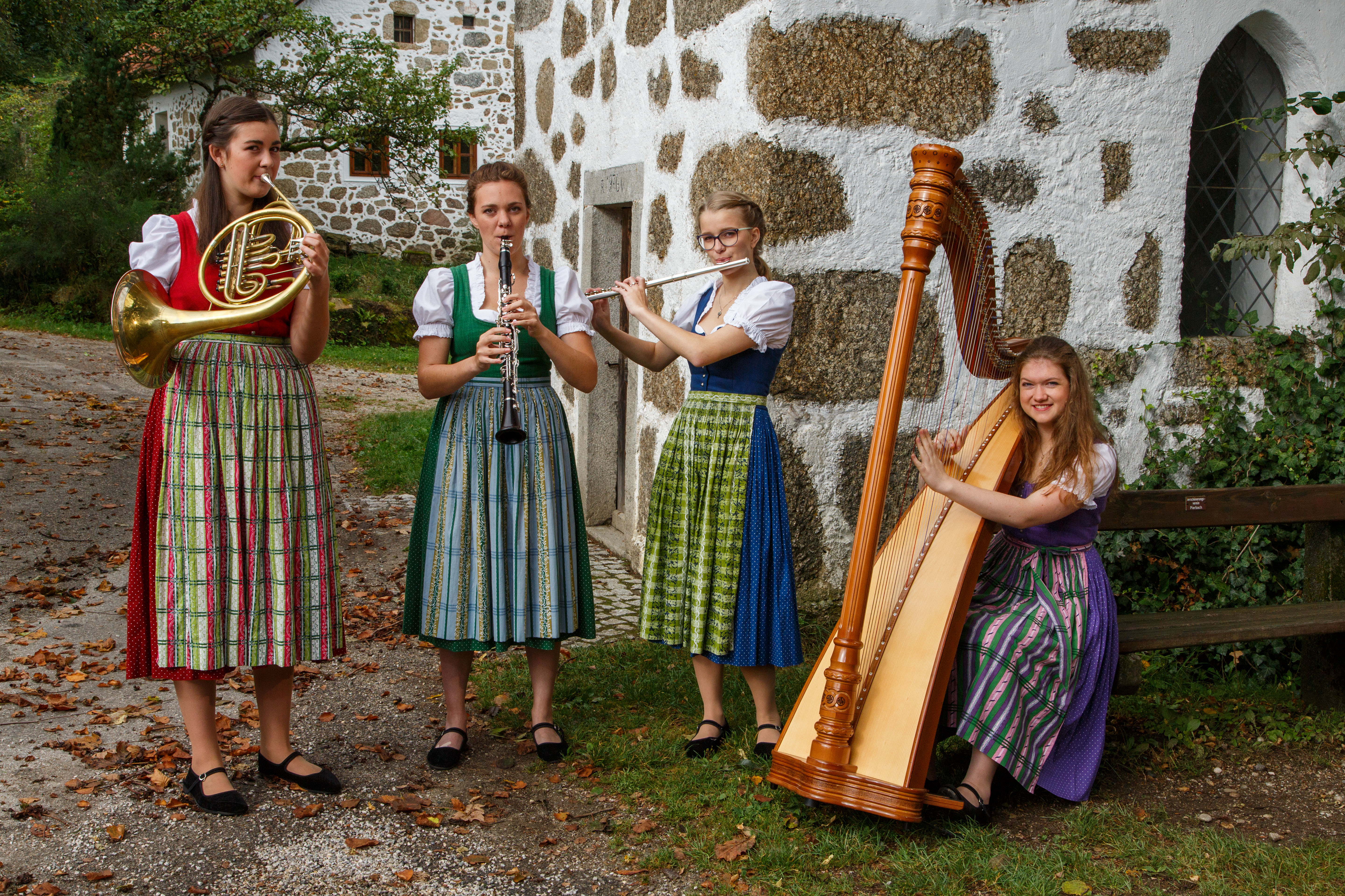 Anja Reithmayr, Jana Oberndorfer, Lea Zach und Anna-Lena Killinger (v. l. n. r.).