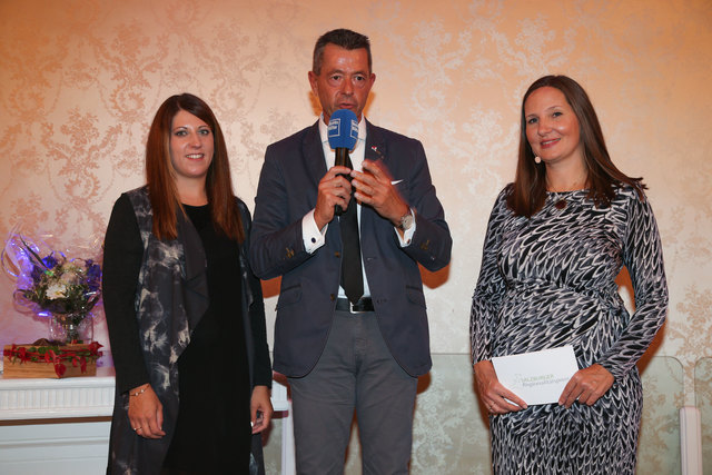 BB-Team: Stephanie Kiraly, BB-Salzburg-GF Michael Kretz und Chefredakteurin Stefanie Schenker | Foto: Neumayr/Berger
