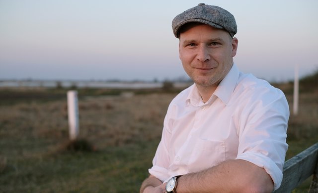 Stefan Schindler, Geschäftsführer der Neusieder See Tourismus GmbH, freut sich über den Aufwind in der Region rund um den Neusiedler See. | Foto: privat/Steve Haider