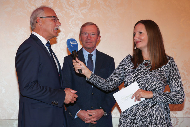 Gemeindebundpräsident Günther Mitterer, LH Wilfried Haslauer und BB-Salzburg Chefredakteurin Stefanie Schenker | Foto: Neumayr/Berger