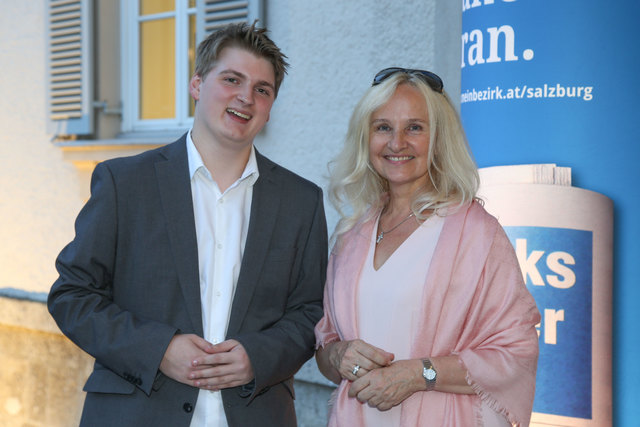 Tenor Joachim Bischof und Eva Weissenbacher von der Kunsthilfe Salzburg | Foto: Neumayr/Berger