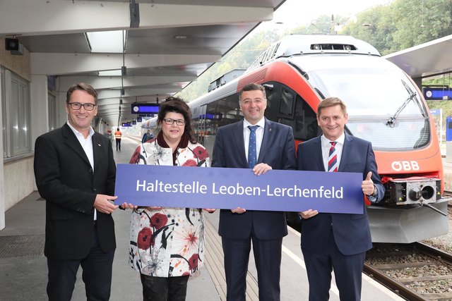 S-Bahn-Haltestelle Leoben-Lerchenfeld ist bestätigt: Herwig Riegler von der ÖBB Infrastruktur, LAbg. Helga Ahrer, Verkehrsminister Jörg Leichtfried und Bürgermeister Kurt Wallner (v.l.). | Foto: Foto Freisinger