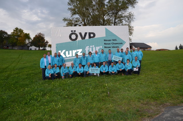 ÖVP-Team rund um GPO Reinhard Richtsfeld und Bgm. Herbert Kumpfmüller. | Foto: Foto: OÖVP