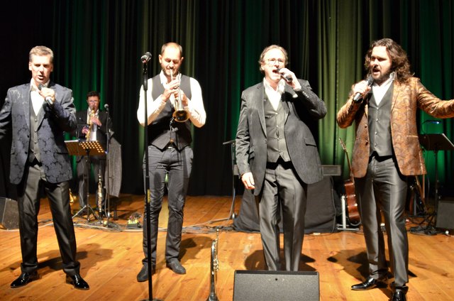 Die Jungen Tenöre und Startrompeter Kevin Pabst in Niklasdorf.