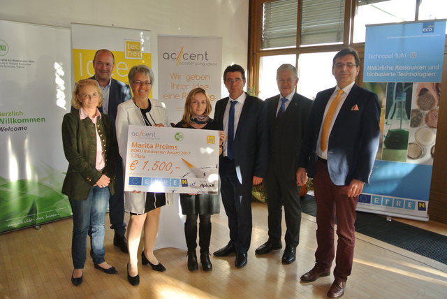 Claudia Lingner, Michael Moll, Petra Bohuslav, Peter Eisenschenk, Josef Glößl und Lukas Madl mit der BOKU-Innovation Award Siegerin Marita Preims.