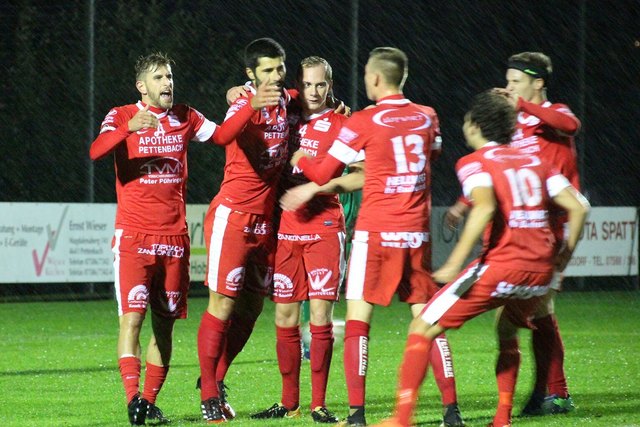 Die Union Pettenbach feierte gegen den SV Friedburg einen wichtigen Heimerfolg. | Foto: Anton Fekete