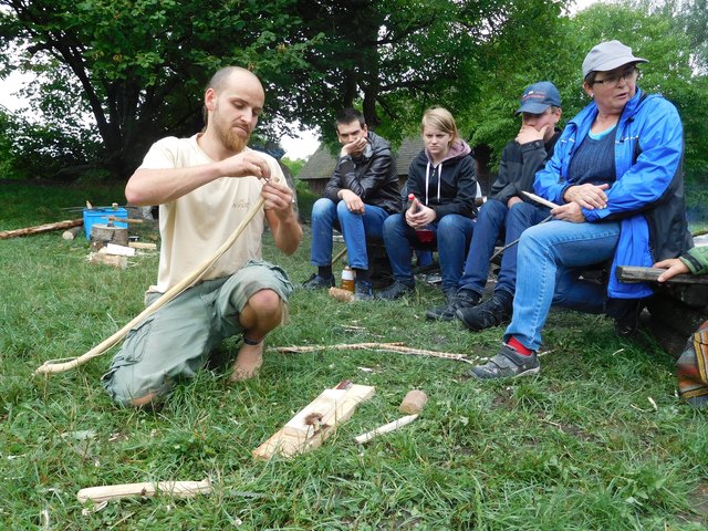 Zum Herbstauftakt der önj Kasten können  Jugendliche mit dem Wildnispädagogen Andreas Fuchs einfache Überlebenstechniken in der Natur erlernen. Treffpunkt ist am Freitag 13. Oktober, 14 Uhr am Unterkagererhof. | Foto: önj fab Haslach