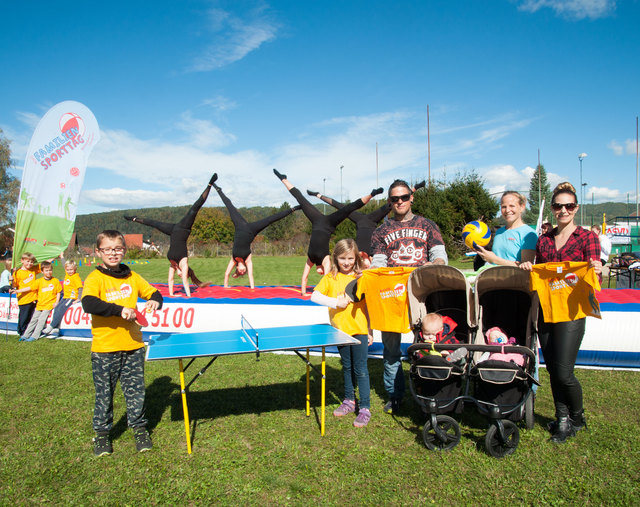 Familie Ebner aus St. Johann im Rosental hatte Spaß an den einzelnen Stationen: Die Kinder Seline, Damian, Lina und Justin mit Peter und Bianca Ebner und Simone Kühn vom ASVÖ | Foto: KK