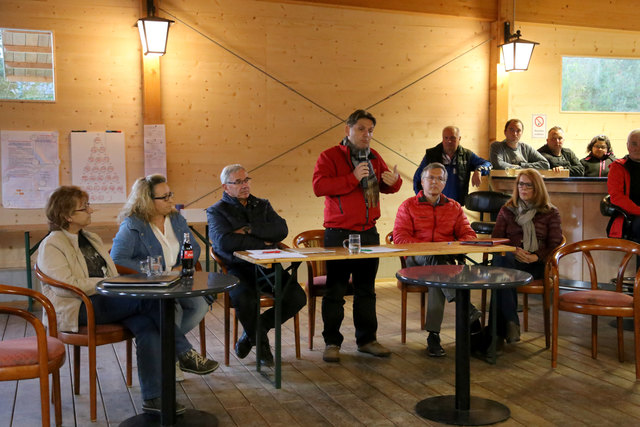 Die Hauptakteure der Bürgerinitiative: Elke Zengerer, Susanne Lieb, Hans Hierzer, Gerald Passath, DI Siegfried Arnold und DI (FH) Hermine Arnold Mba.