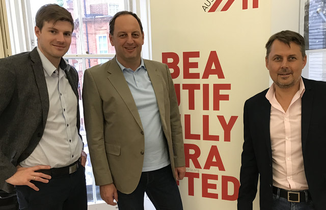 Von links: Thomas Lidl (Verkaufsleiter Mosser Holzindustrie),Christian Loidl (Geschäftsführer Seca), Andreas Maxwald (Geschäftsführer Abies Holzindustrie) | Foto: Seca