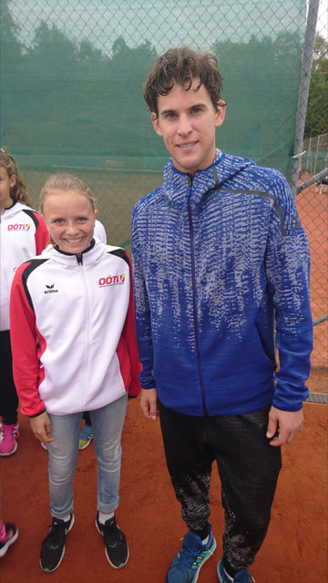 Theresa Stabauer mit Gratulant Dominic Thiem.